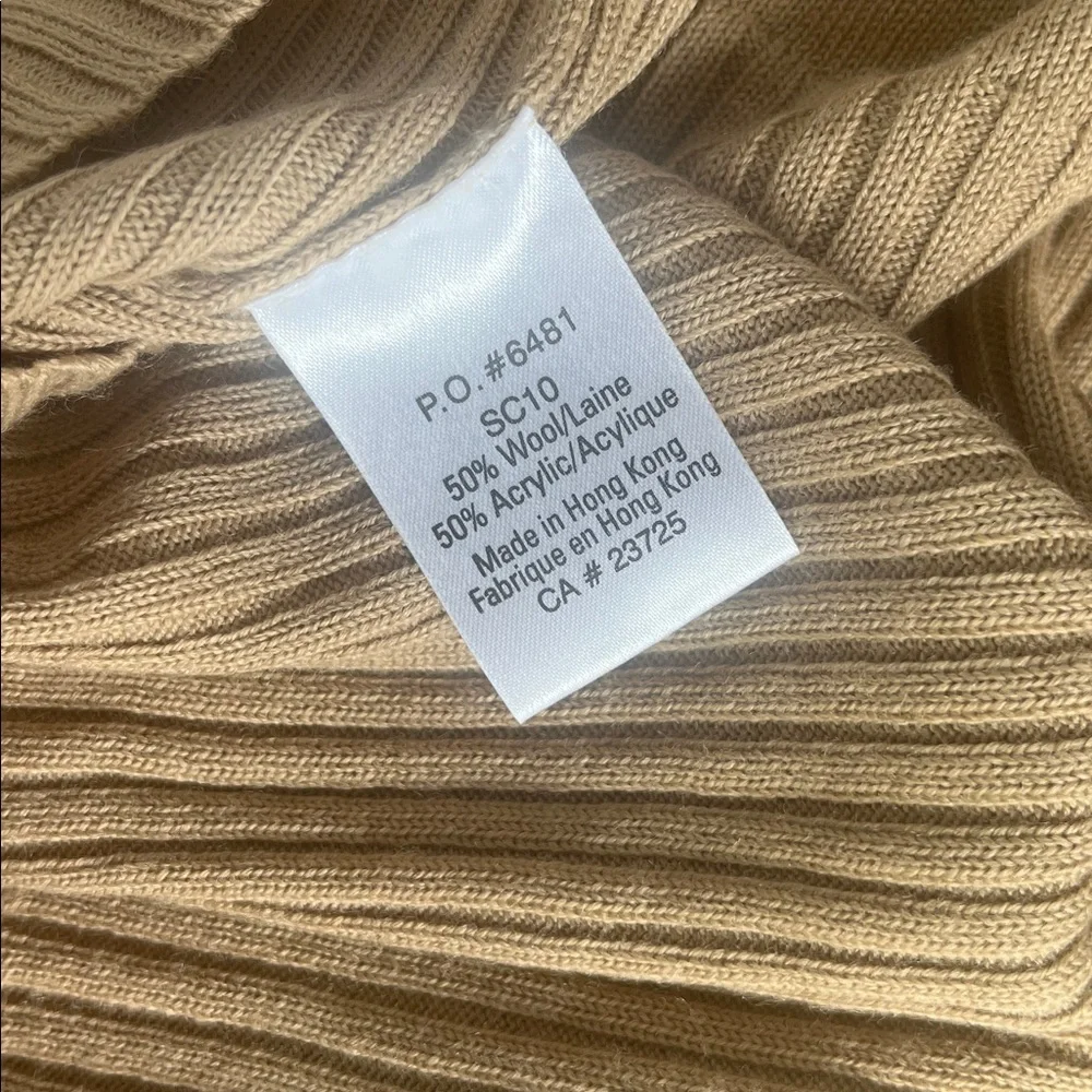 Talula Aritzia Sweater - Picture 7 of 7